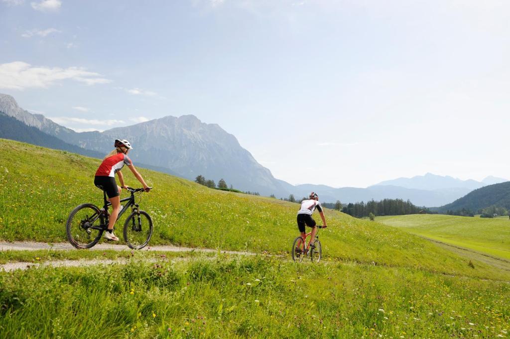 Alpenresort Schwarz Mieming Buitenkant foto