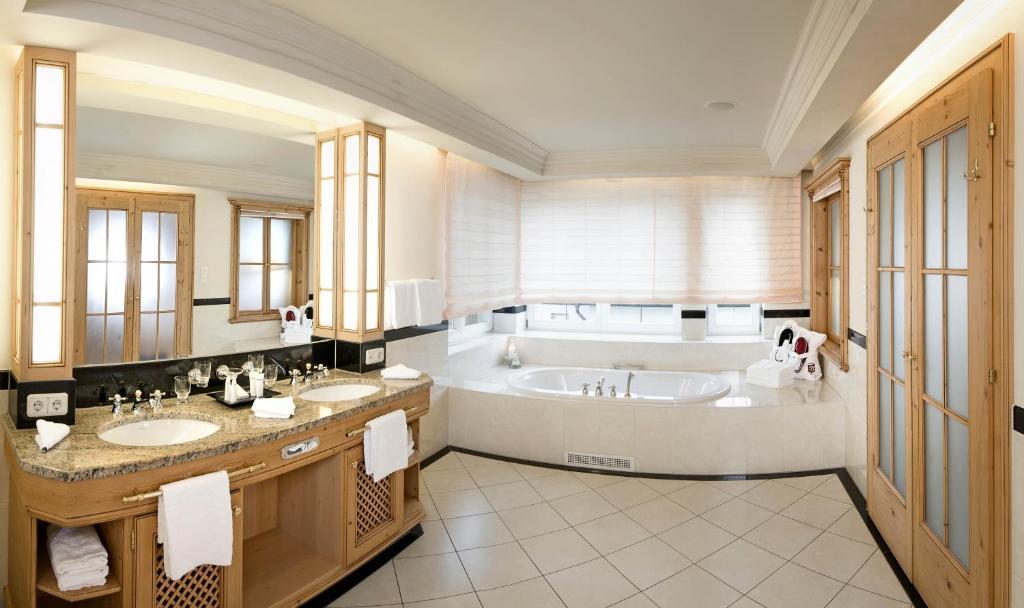 Alpenresort Schwarz Mieming Kamer foto